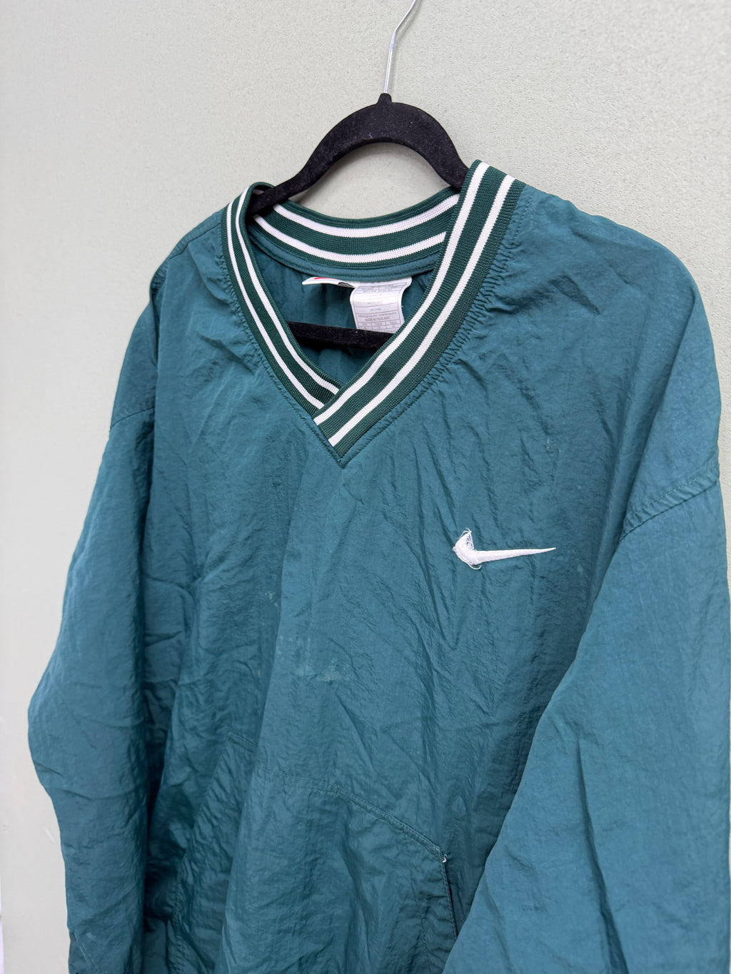 Nike Windbreaker L (holes)