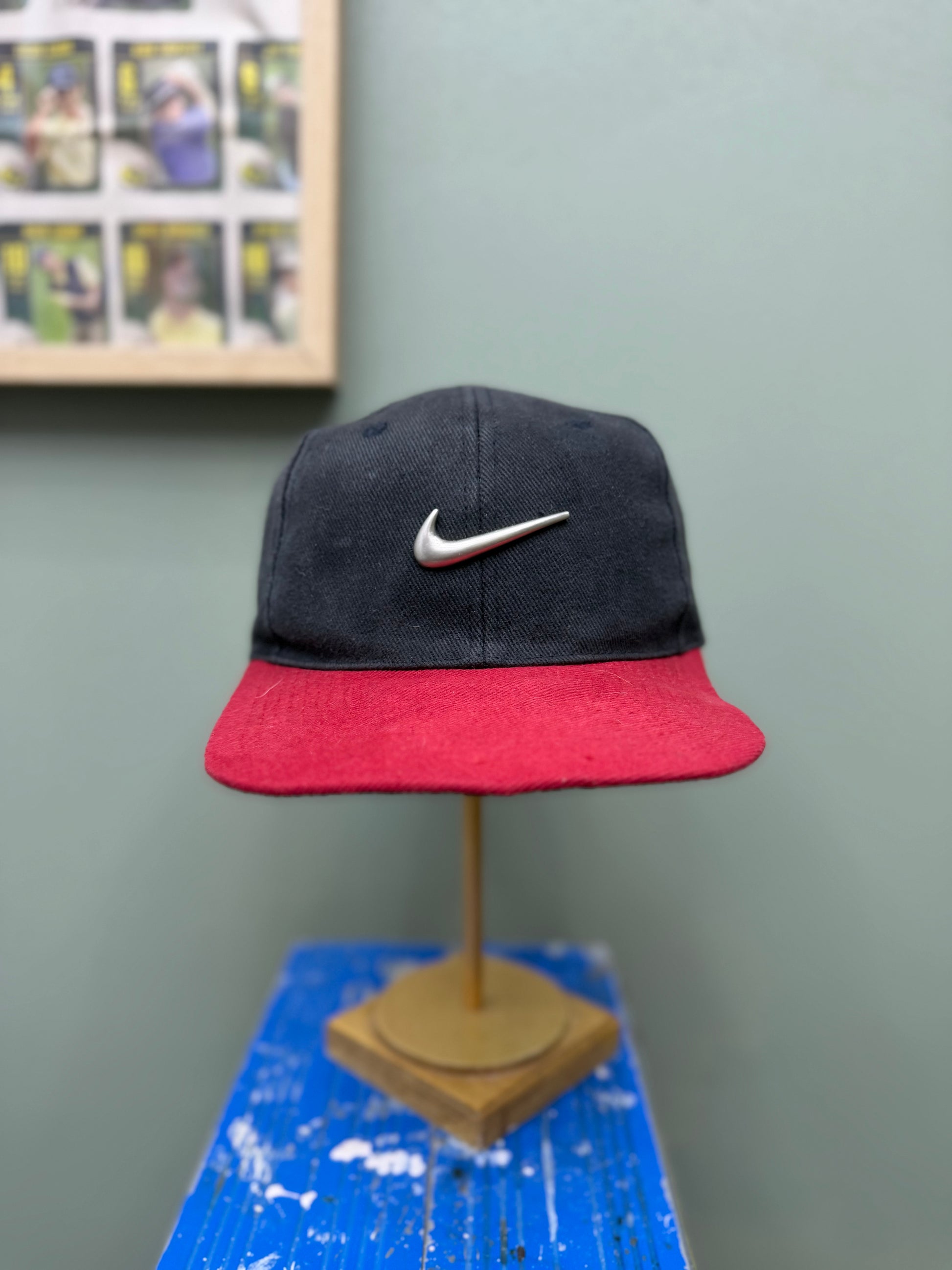 Nike TW metal swoosh