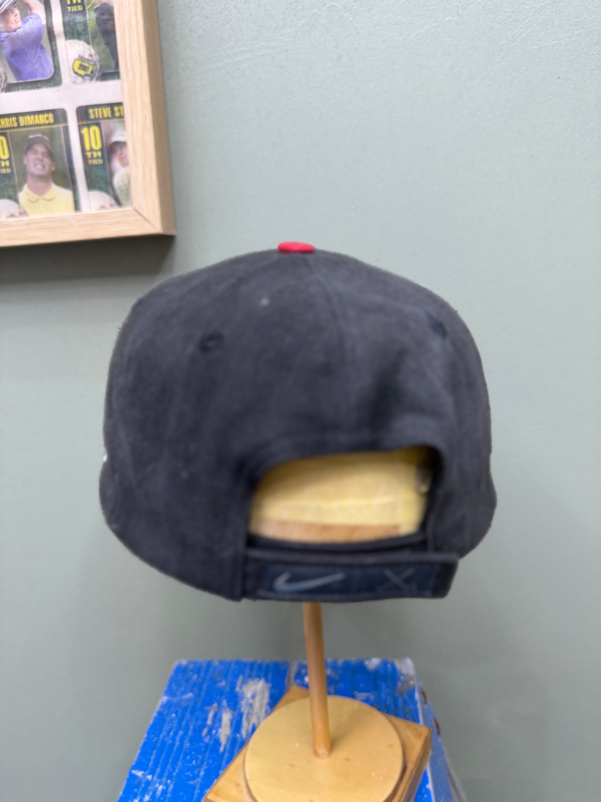 Nike TW metal swoosh