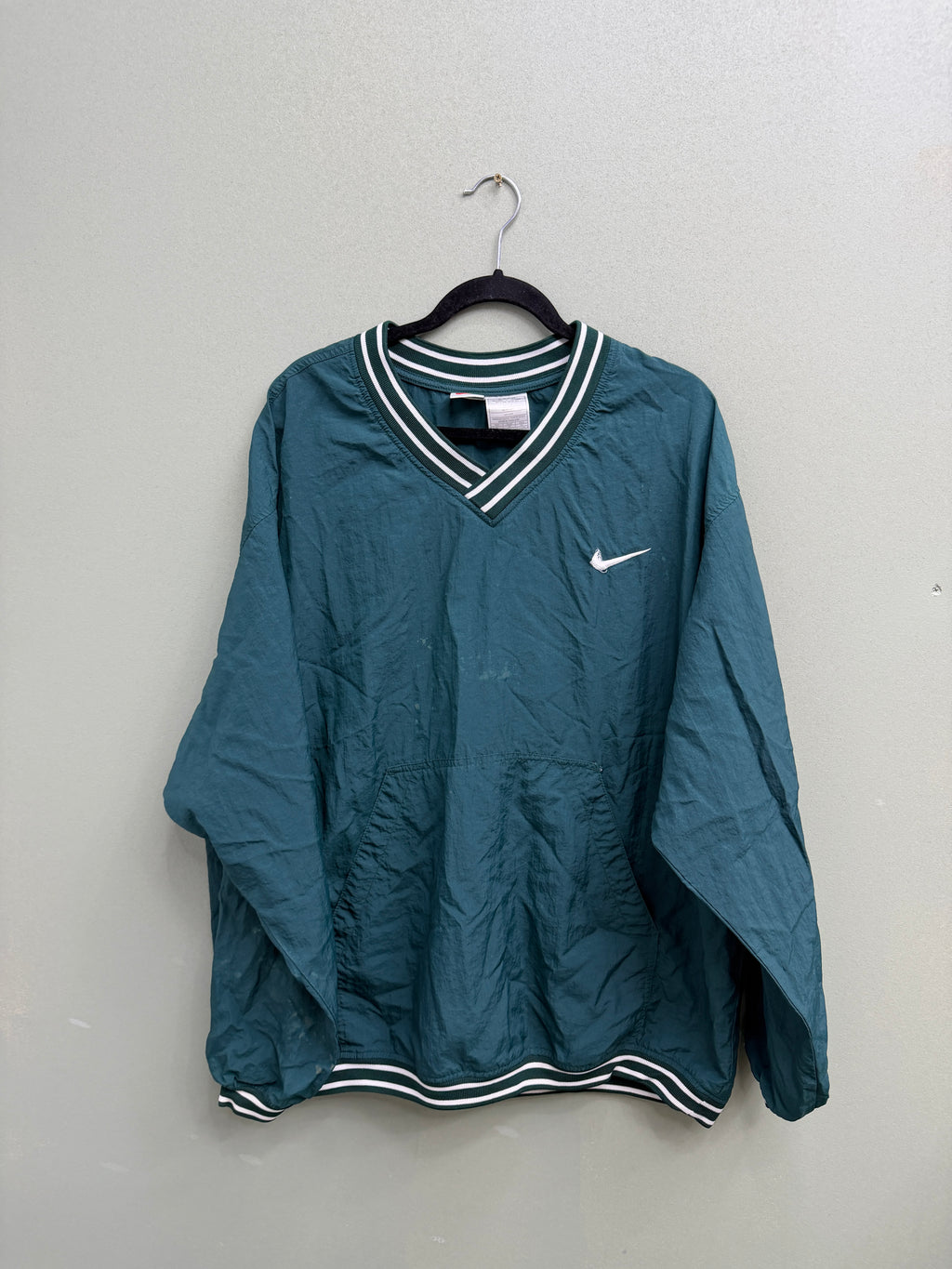 Nike Windbreaker L (holes)