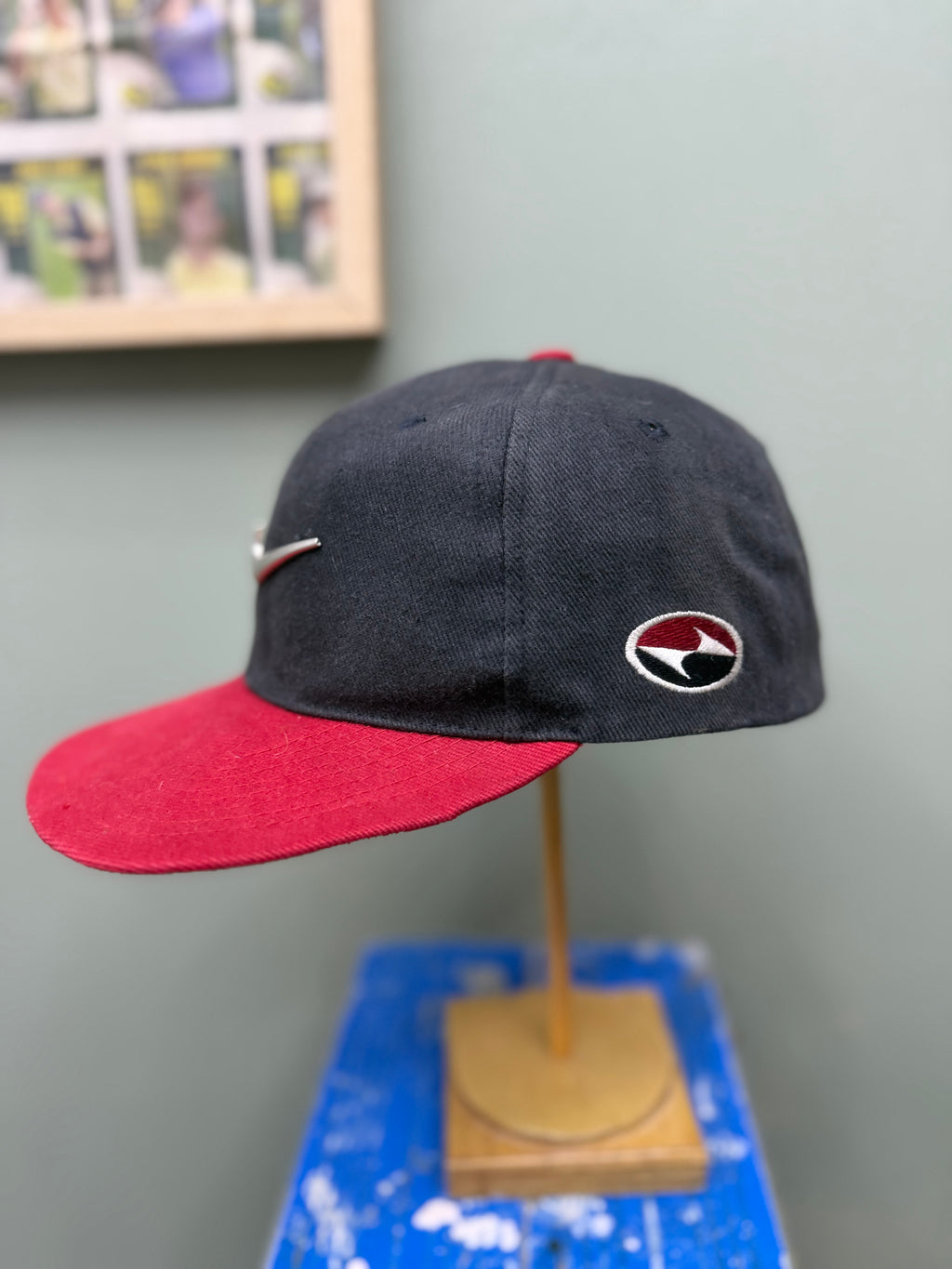 Nike TW metal swoosh